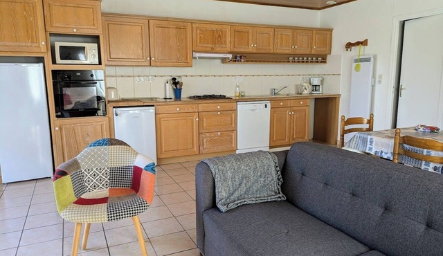 House in the countryside, 5 minutes from the beach. Pets allowed.