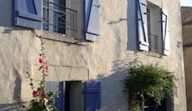 HOUSE IN THE HEART OF THE VILLAGE