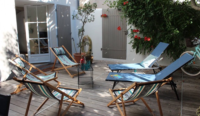 House in the heart of St Martin de Ré outside and garage 6 people 3 bedrooms