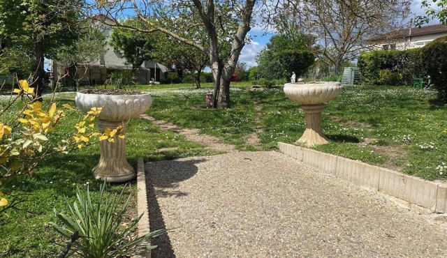 House in the heart of the Angoumois region, 5 minutes from Angoulême center