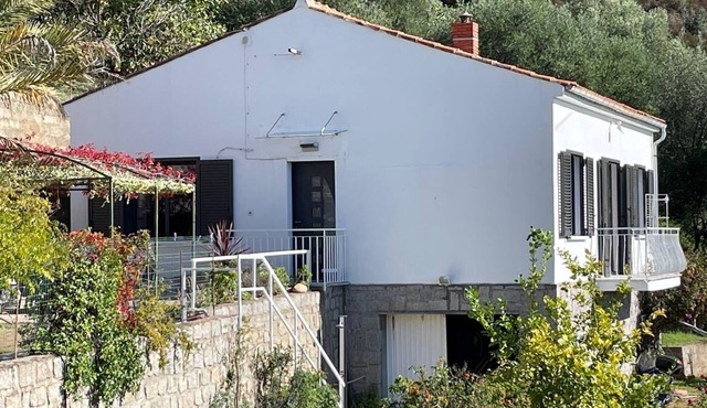 House in the heart of the picturesque village partinello