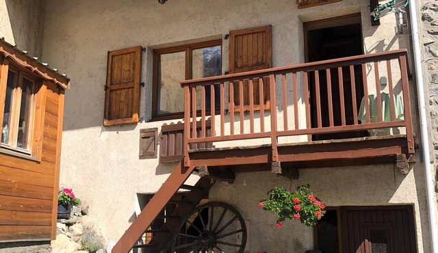 HOUSE IN THE HEART OF THE VILLAGE OF LA GRAVE