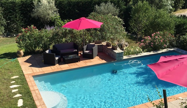 House in the heart of the Ardeche gorges, 8 people, air-conditioned, heated swimming pool