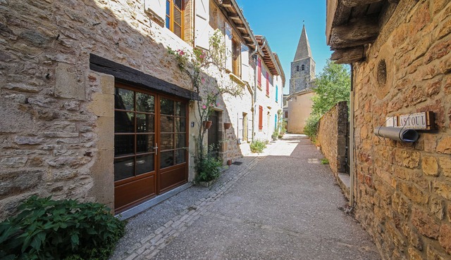 HOUSE IN THE HEART OF THE VILLAGE - QUIET -TERRACE