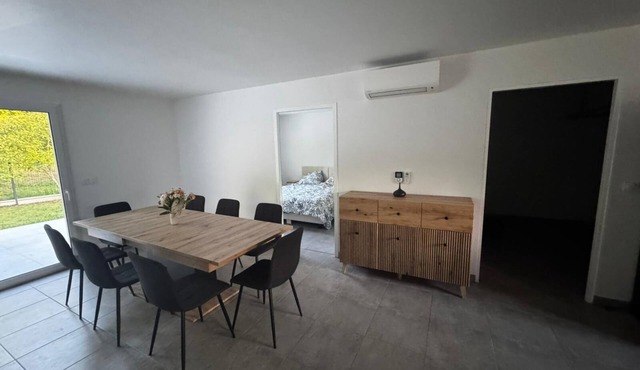 House in the heart of the Médoc, between ocean and vineyards