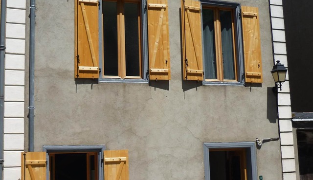 House in the heart of the village, close to amenities and starting hikes