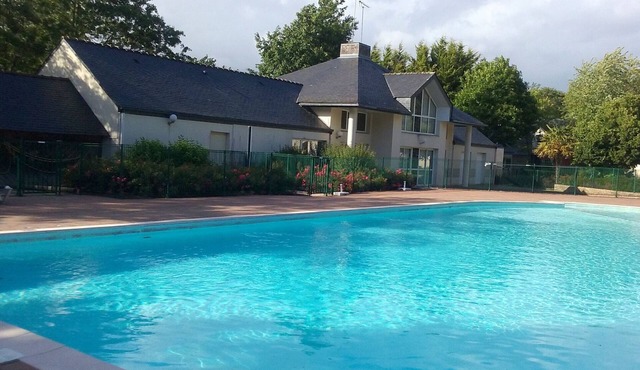 House in the heart of golf PLOEMEL (56400) in a calm residence with swimming pool