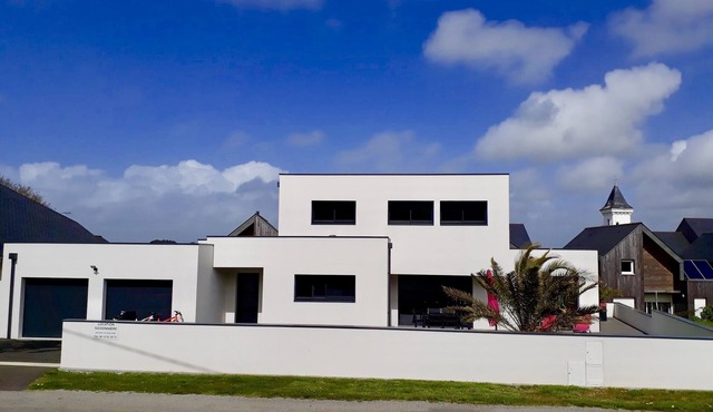 House in the port of Tréhiguier close to the beaches