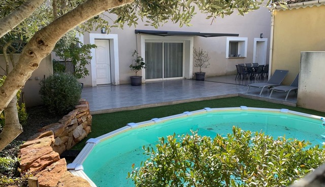 House in the south of France for 8 people in a peaceful setting