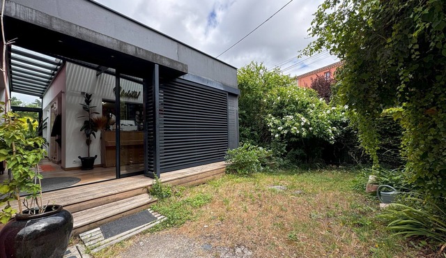 House in Trentemoult, in the heart of an old fishing village on the banks of the Loire.