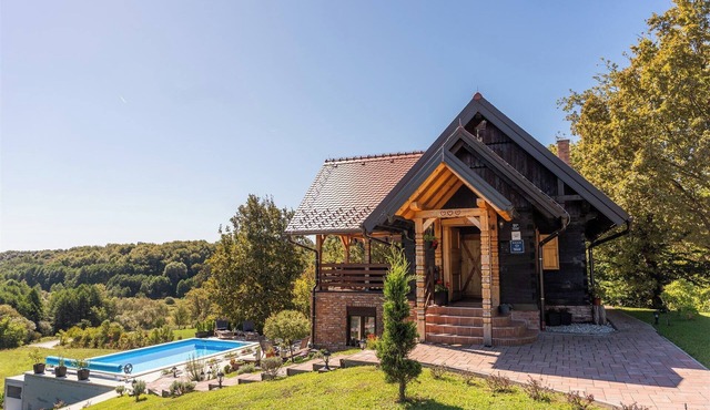 House in Vukomerički Hills with outdoor jacuzzi, pool, and space for gatherings