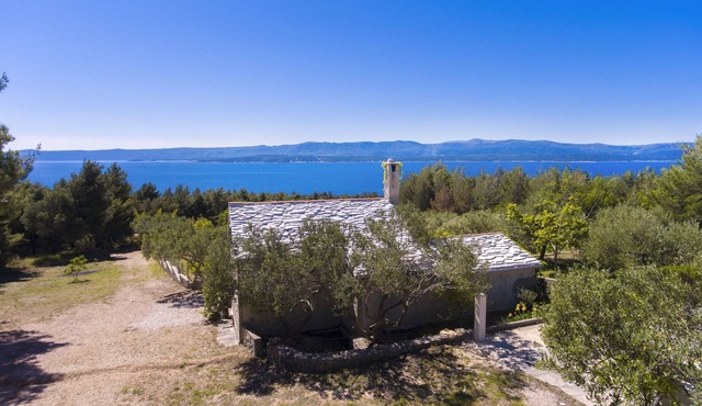 House Ivan (36692-K1) - Bol - island Brac