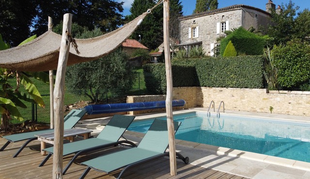 House La Vallée 4 ADULTS with swimming pool 3* France