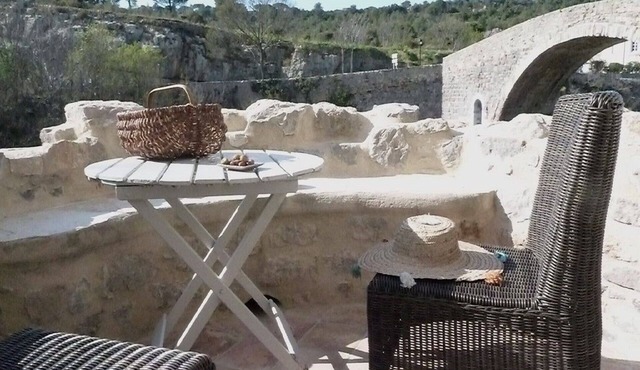 House La France - Ramparts & Riverside (Sleeps 2)