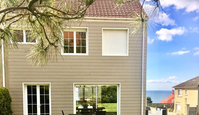 House La Margaret Facing the sea 150 metres from the beach