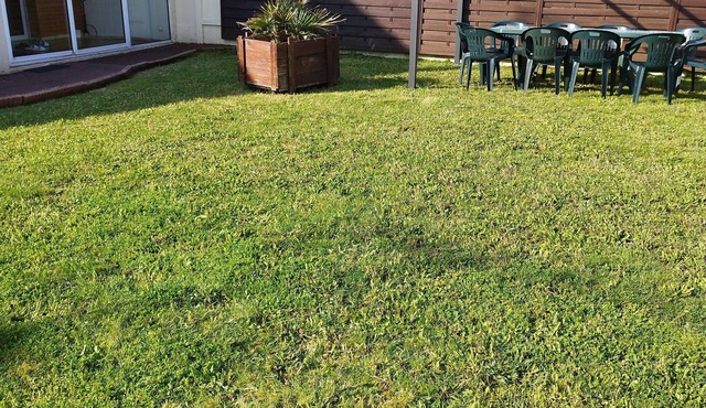 House LA TURBALLE 10 persons beach 5 mn walk and 8 mn from center and port