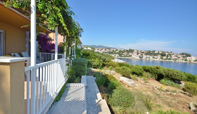 House LaNa (53101-K1) - Zavalatica