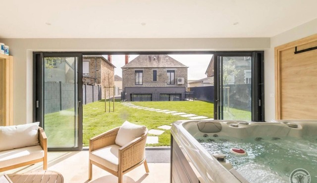 House Le Jardin De Marie with Jacuzzi Sauna Hammam at the foot of Mont-Saint-Michel