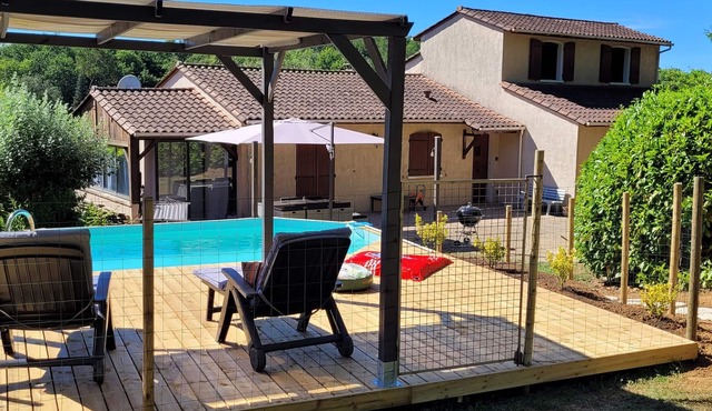 House "les Caribous "* 130m² 4 bedrooms with enclosed garden/parking near Sarlat