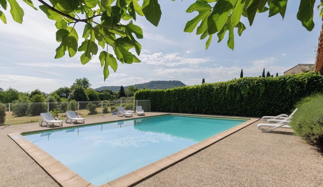 House 'Les Sources Gîte Calabert' with Shared Pool, Private Terrace and Air Conditioning