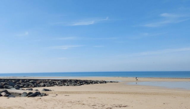 House less than 2km from the sea and preserved dunes