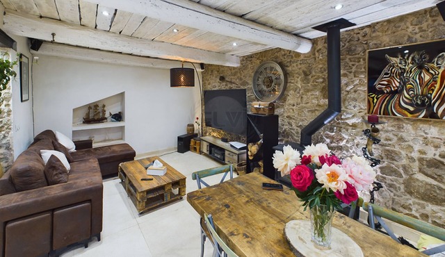 House Located in a Quiet and Peaceful Hamlet 25 km from Saint Tropez