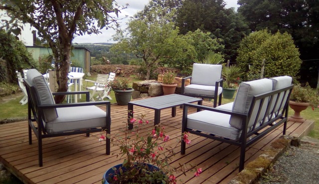 House located at the foot of the arrest mountains