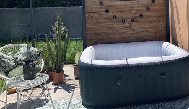 House located in the countryside, air-conditioned.