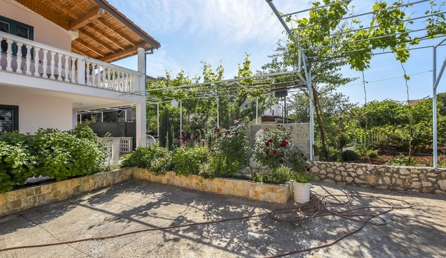 House Lucija (28841-K1) - Rogoznica