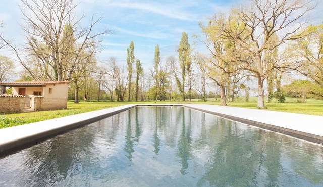 House-Luxury-Ensuite with Shower-Countryside view