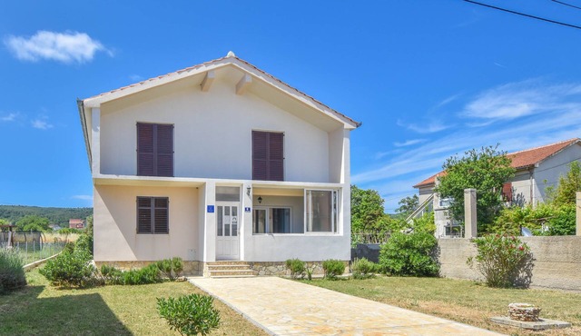 House Marko (82821-K1) - Nevidane - island Pasman