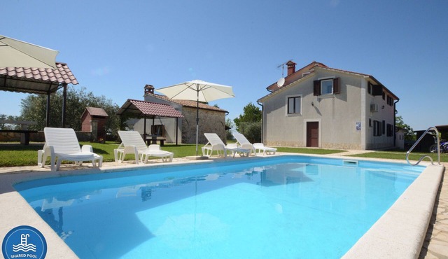 House Mariano (70272-K1) - Lasici