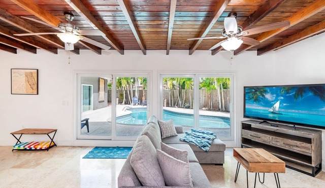 House - Miami pool house, near Miami Int Airport and attractions.