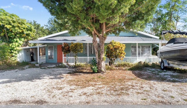 House - Minutes from Siesta Key!