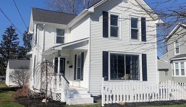 House minutes from wineries, Spire, Lake Erie, GOTL