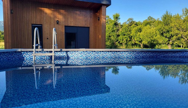 House Momentum - new build 5 star holiday home.