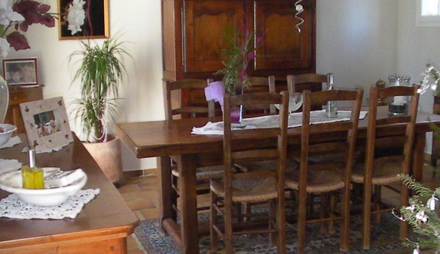 HOUSE MORIERES LES AVIGNON POOL 6 PERSON