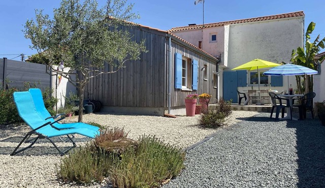 House near the port, 6 sleeps, parking, Saint-Pierre-d'Oléron