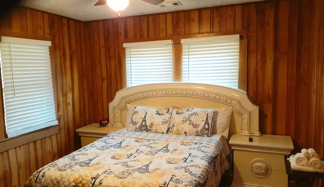 House ~ Near Airport “ATL”. Weekly & Monthly Discounts! Free WiFi & Parking!