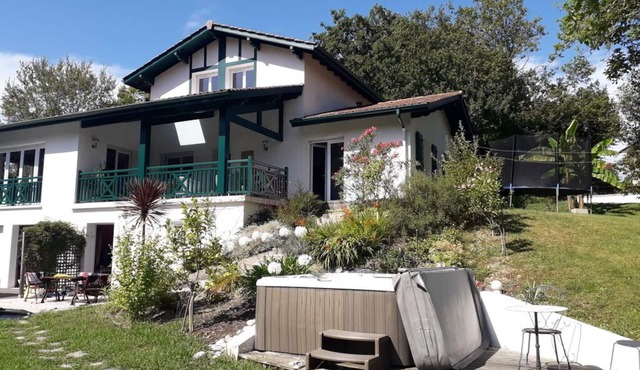 House near Bayonne - SPA - large plot & forest