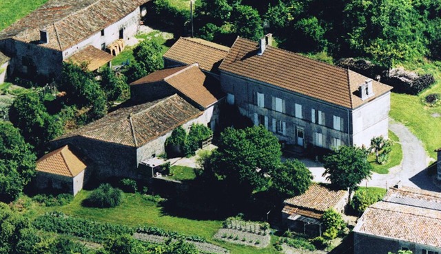 HOUSE NEAR COGNAC
