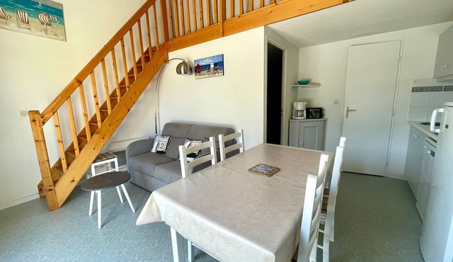 House near beach, terrace and private parking