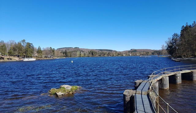 HOUSE NEAR LAC DES SETTONS