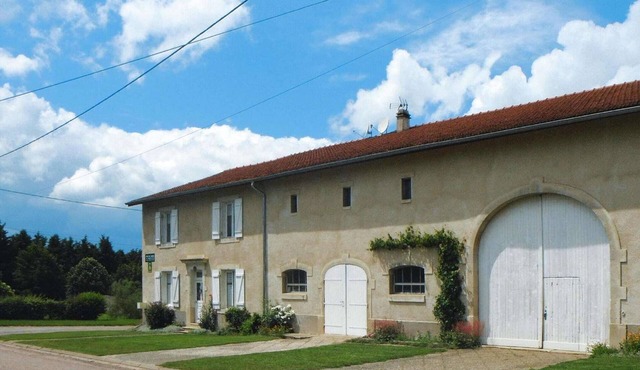 House near Lac de Madine with Historic Charm