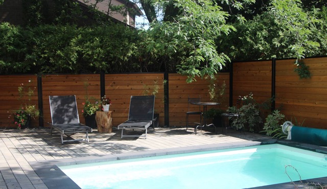 House near Montreal with swimming pool