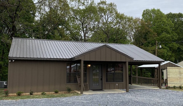 House near Sardis Lake , golf course and Oxford, MS