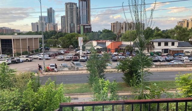 House near SOCO, ACL,SXSW,downtown,WiFi, AC, kitchen,washer,dryer, river,views.