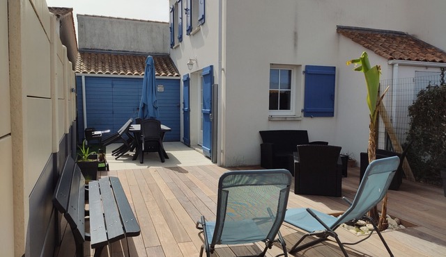 House near the beach, terrace, parking, Wifi