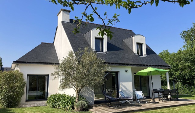 House near the sea (500 m)