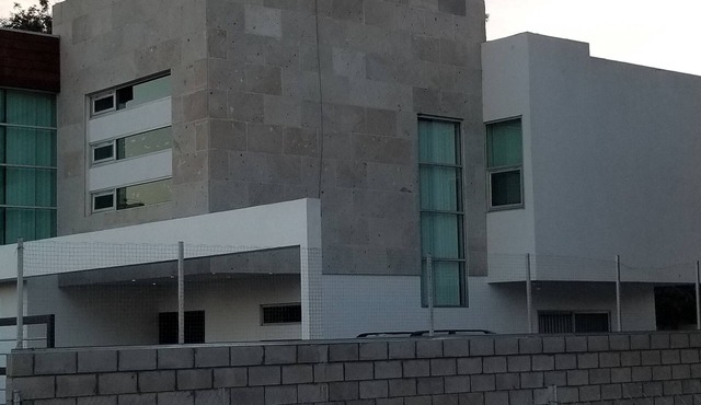 house near to down town, and easy acces all tourist places (100% sanitized).